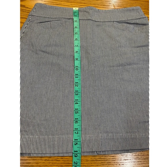 Talbots Striped Skirt Women's Size 8 Navy Blue White Career Casual - Picture 5 of 6